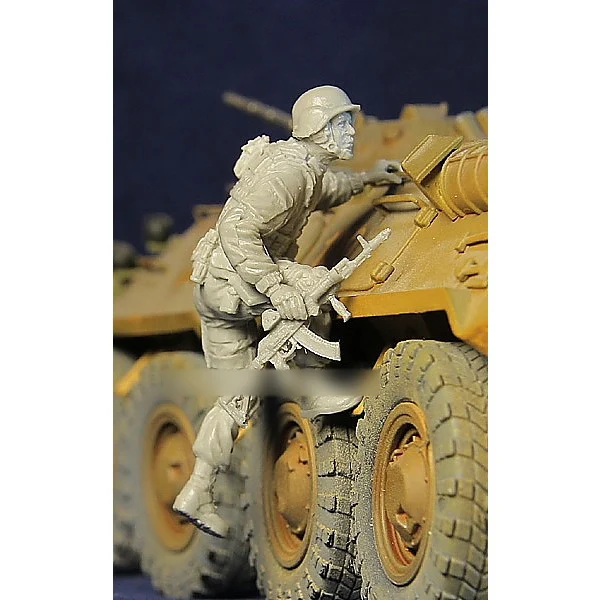 

[tuskmodel] 1 35 scale resin model figures kit Modern Russian Soldiers 3