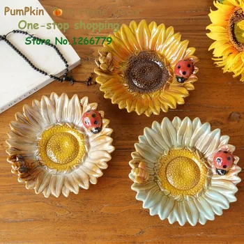 

2018 NEW European style high quality Three-dimensional relief process ceramic sunflower beetle plate,ashtray,soap box,melon dish