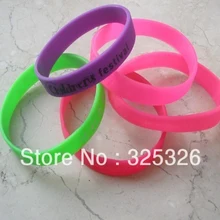 Пользовательские Твердые Розовый силиконовый браслеты браслет с логотипом/текст отпечаток для бизнес Вечерние Дешевые полосы