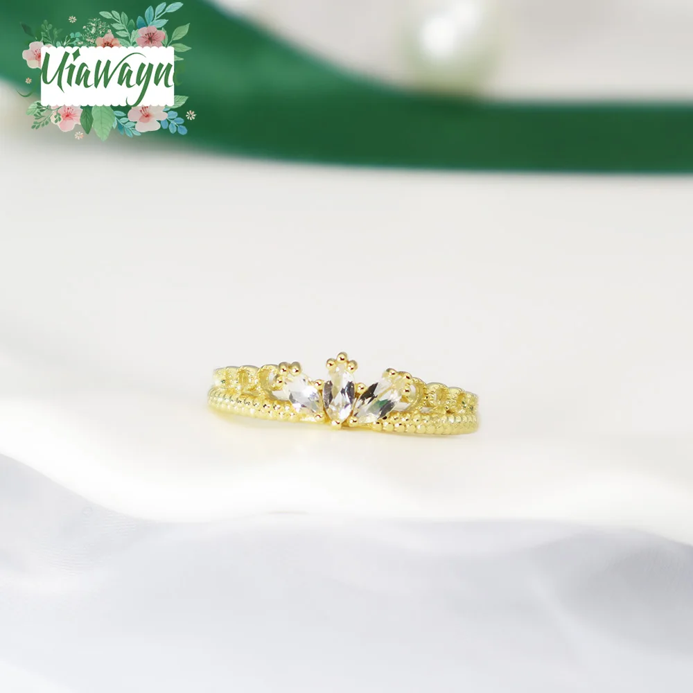 Crown Topaz Ring 01