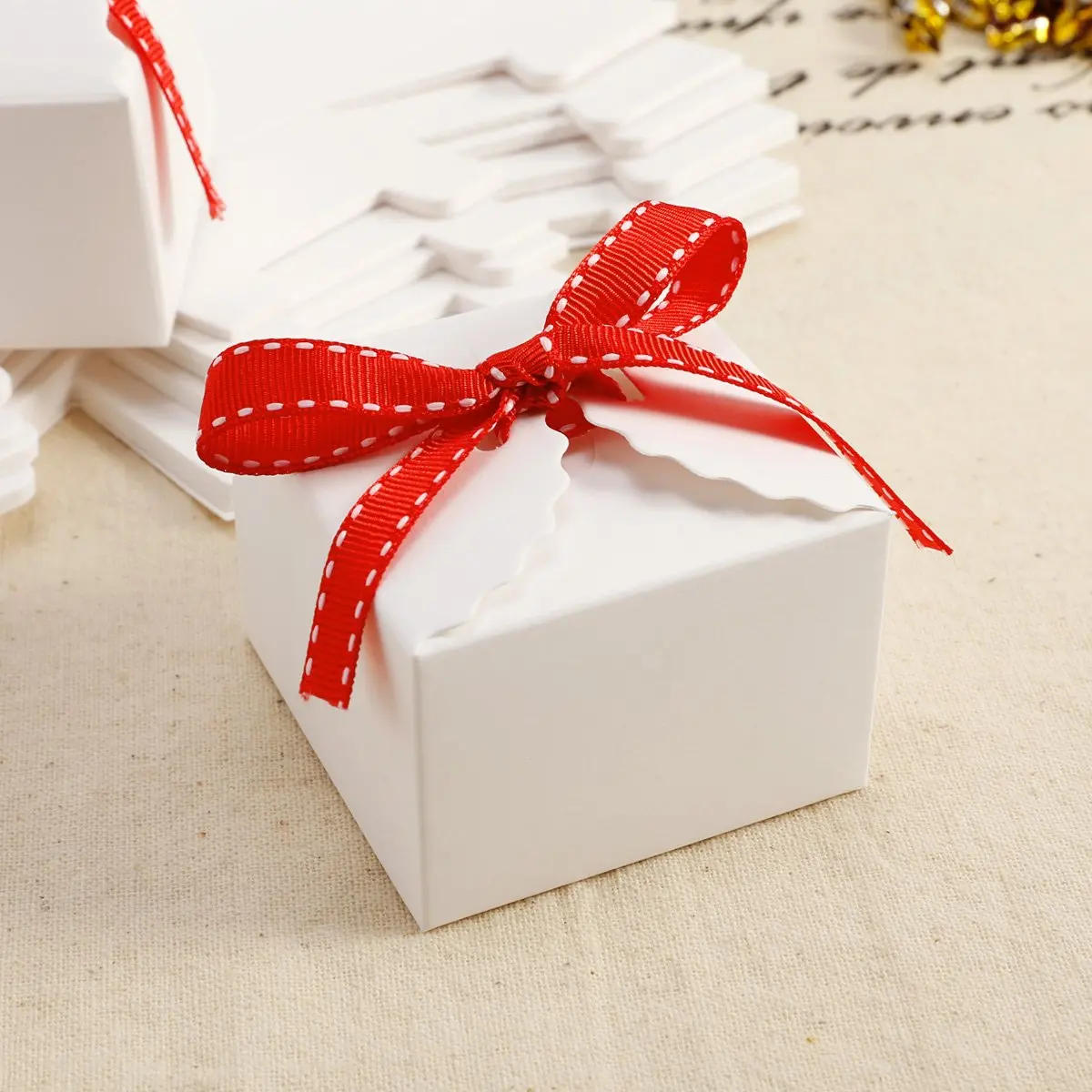 

FANLUS Cute Laser Cut Candy Sweet Gift Bags Baby Shower Party Favours Boxes White