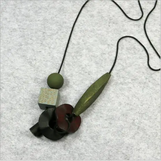 

New Vintage Bohemian Woman Necklace Geometric Wood Charm Pendant Long Sweater Snake Chain Necklace Fashion Clothes Accessories