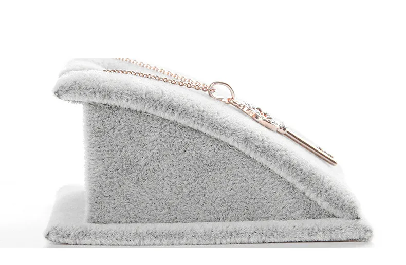 7695116832_856262699