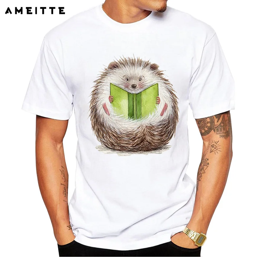 

Newest 2019 Cute Hedgehog reading T-Shirt Men's Hipster Animal T Shirt Funny Male Short Sleeve Basic Tops Tee