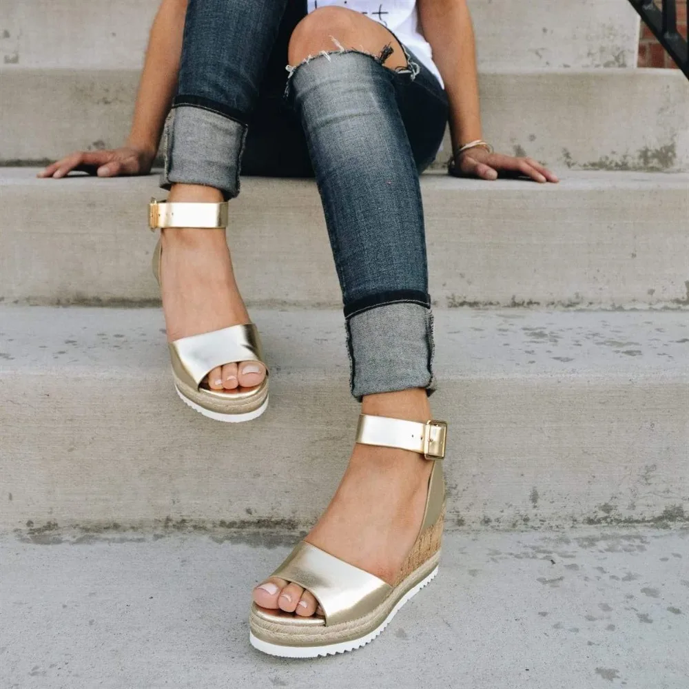 جديد المرأة صنادل مماشي للموضة الصيف جديد حار الإناث الأسماك الفم يتعرض اصبع القدم أسافين الصنادل PU السيدات أحذية جديد المرأة صنادل مماشي للموضة الصيف جديد حار الإناث الأسماك الفم يتعرض اصبع القدم أسافين الصنادل PU السيدات أحذية