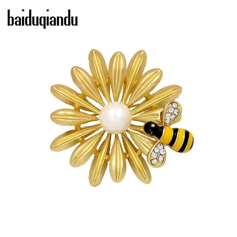 

baiduqiandu Pearl Daisy Flower Yellow Honey Bee Enamel Brooches Women Alloy Rhinestone Insects Plants Party Fashion Brooch Gifts