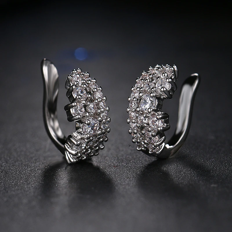 

Bettyue Brand Fashion Charm Cheap Clip On Earrings White Cubic Zircon Gothic Style Jewelry Earring For Woman Wedding Party Gift