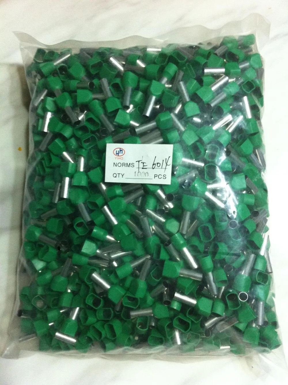 

TE6014 2 X 10 AWG Yellow Twin Dual Entry Wire Bootlace Ferrules For 2 X 6.0mm2, 14.0mm Pin Length