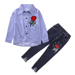 Весенняя блузка в полоску с длинными рукавами и цветочной вышивкой + джинсовые узкие брюки с жемчугом, комплект из 2 предметов для девочек