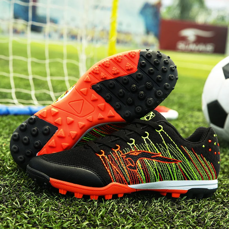 

New Children's Boots for Football Breathable Man Football Sneakers Professional Unisex Crampon Indoor Soccer Futsal Size 33-45