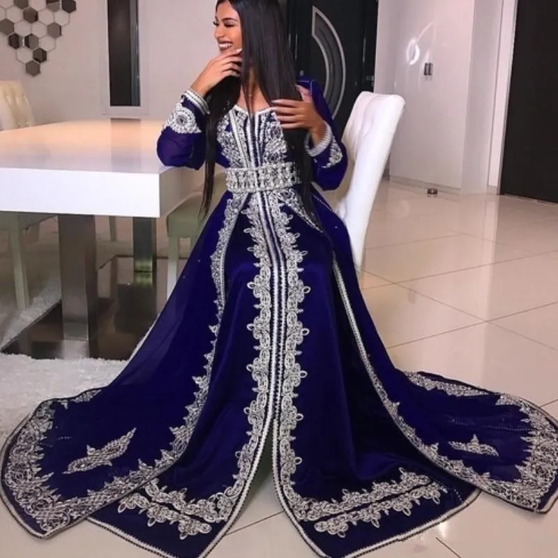 

Arabia Long Sleeve Prom Dresses Crystal Beads Lace Applique abaya caftan Glamorous Dubai Satin Floor Length evening gown