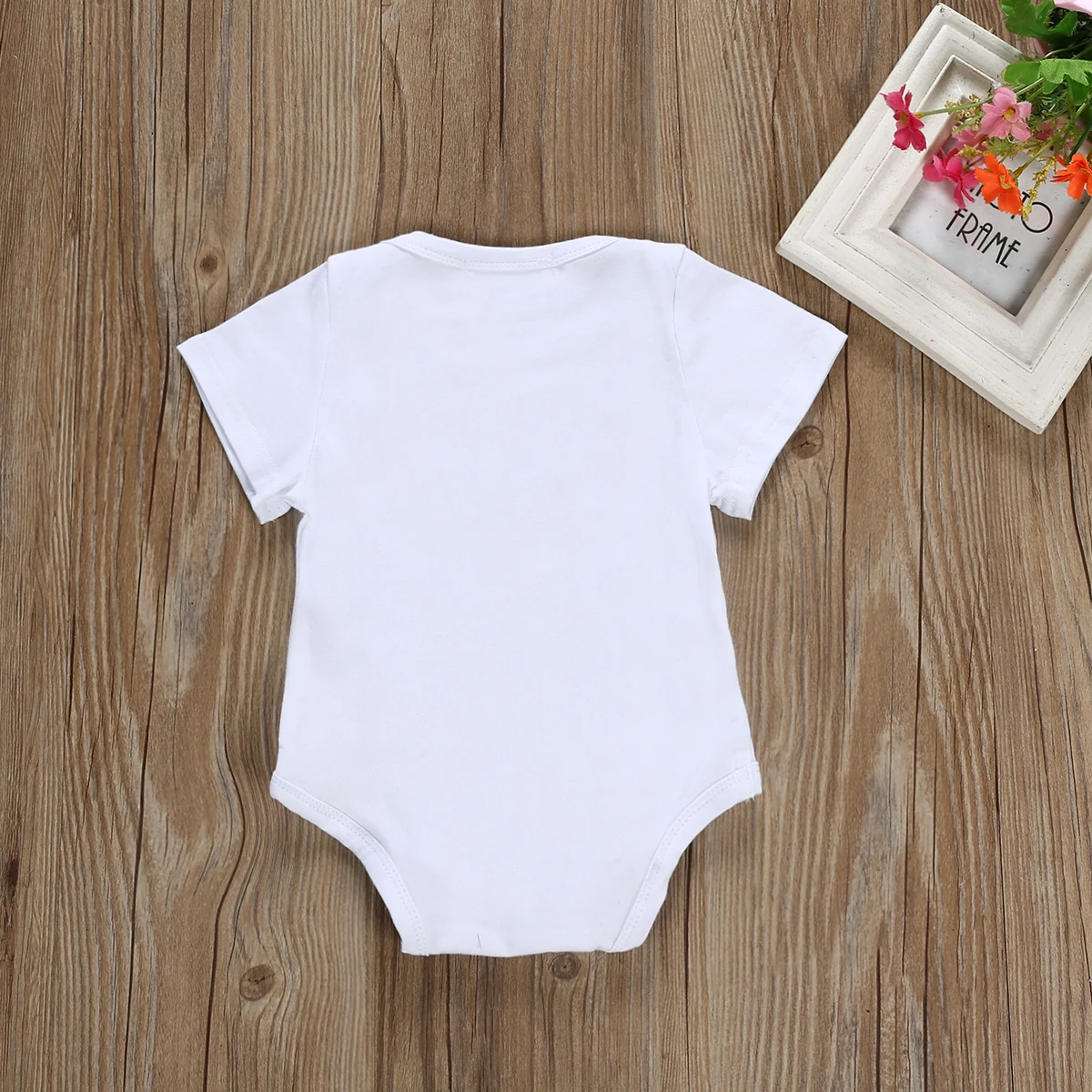 На возраст от 0 до 24 месяцев, Одежда для новорожденных одежда для малышей для мальчиков и девочек с надписью короткий рукав боди, комбинезон