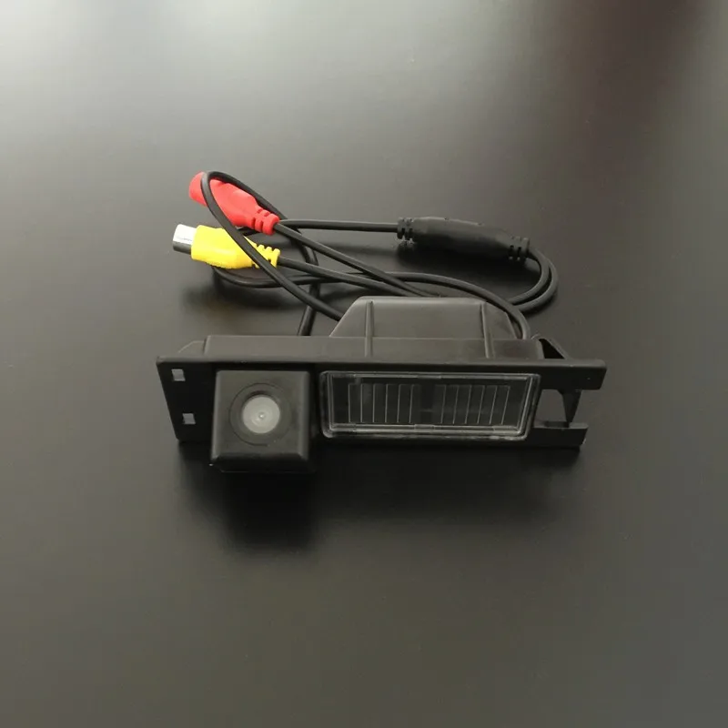 

Car Rear View Camera For Alfa Romeo 156 / 159 / 166 / 147 / Reverse Camera / HD CCD RCA NTST PAL / License Plate Lamp OEM