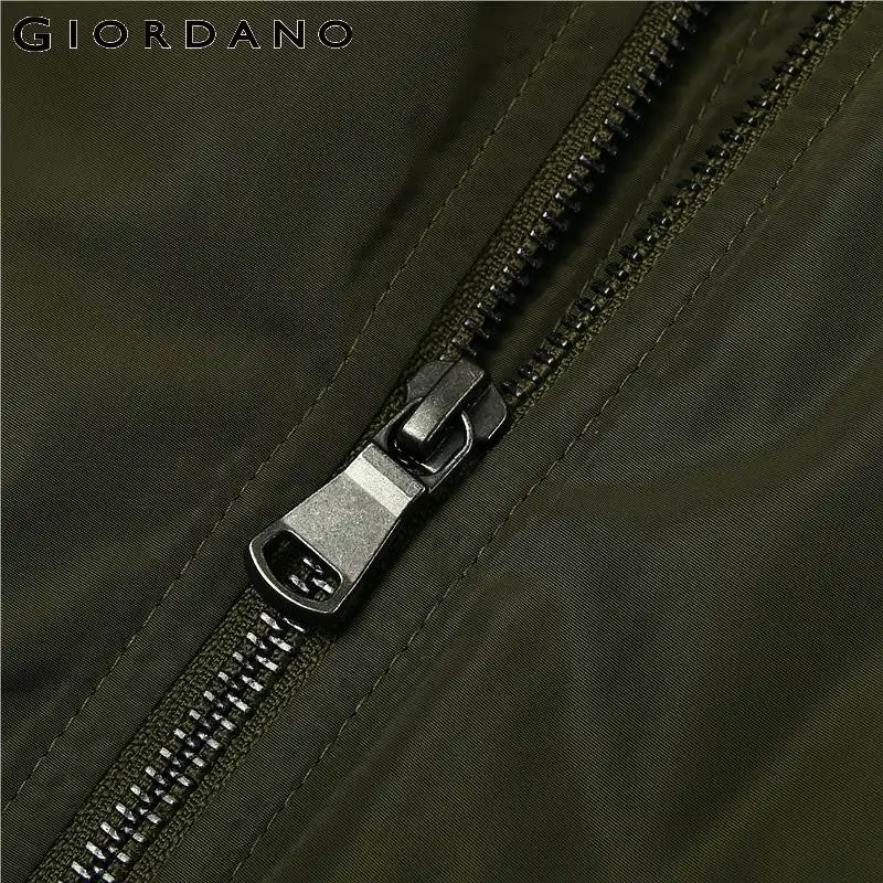 Мужская стеганая куртка Giordano хлопковая бомбер на молнии с карманами крылышками