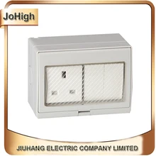 Высокое качество поверхностного монтажа светодиодный настенный переключатель водонепроницаемый 2 позиционный переключатель+ 1Way Британский Тип розетки широко используется выключение