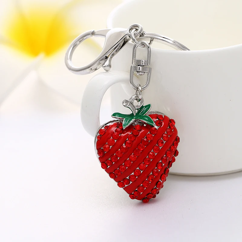 

GYWYN2018 the latest key chain car keychain lady's bag lady's small gift lovely strawberry pendant.