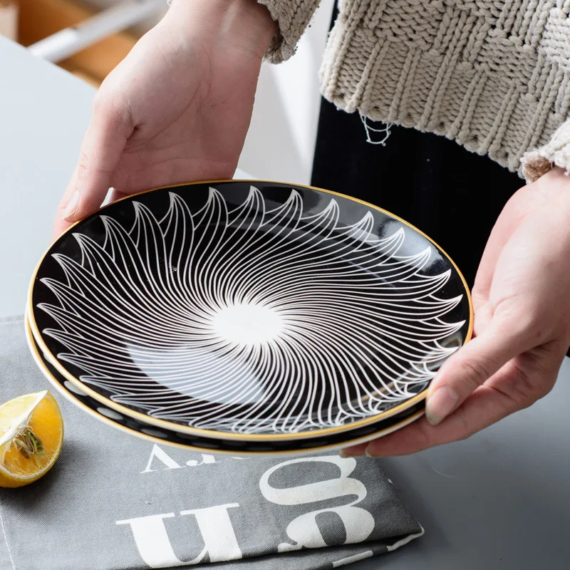 Посуда с золотыми краями и черным геометрическим дизайном керамическая столовая
