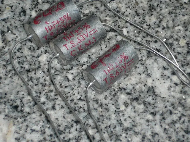 

[SA]France 's top oil ceramic capacitor mounted red 1UF 63V precision error of 5% copper foot top- fever products--10pcs/lot
