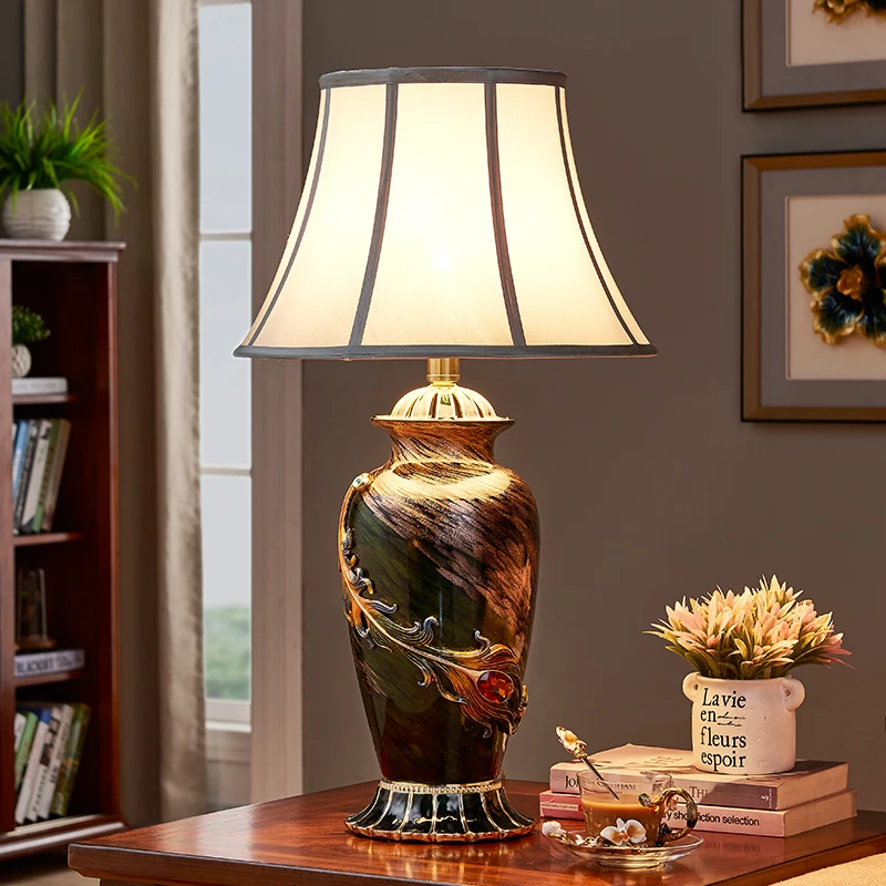 

Luxurious Ceramic Table Lamp Creative Art Feather Desk Lamp Vintage Living Room Bedroom Bedside Night Light Decor Light Fixtures
