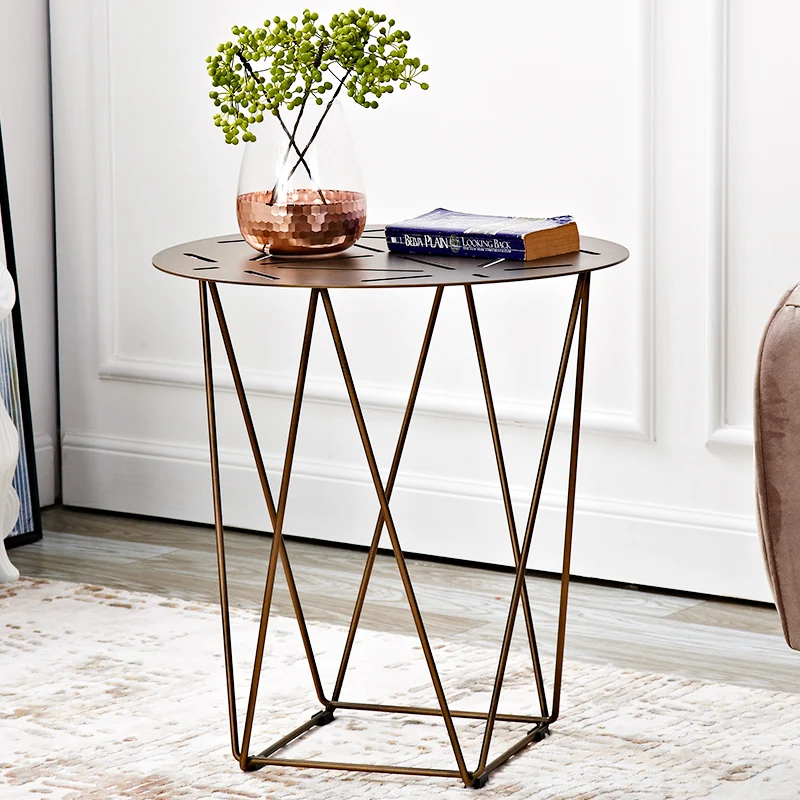 Nordic style sofa corner table Locke creative fashion side table modern minimalist wrought iron small round coffee table Nordic style sofa corner table Locke creative fashion side table modern minimalist wrought iron small round coffee table