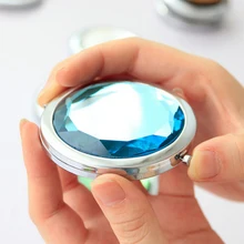 Новинка, 1 шт., металлическое карманное зеркало для макияжа, складное круглое компактное зеркало с кристаллом, портативное, милое, персонализированное, свадебные подарки