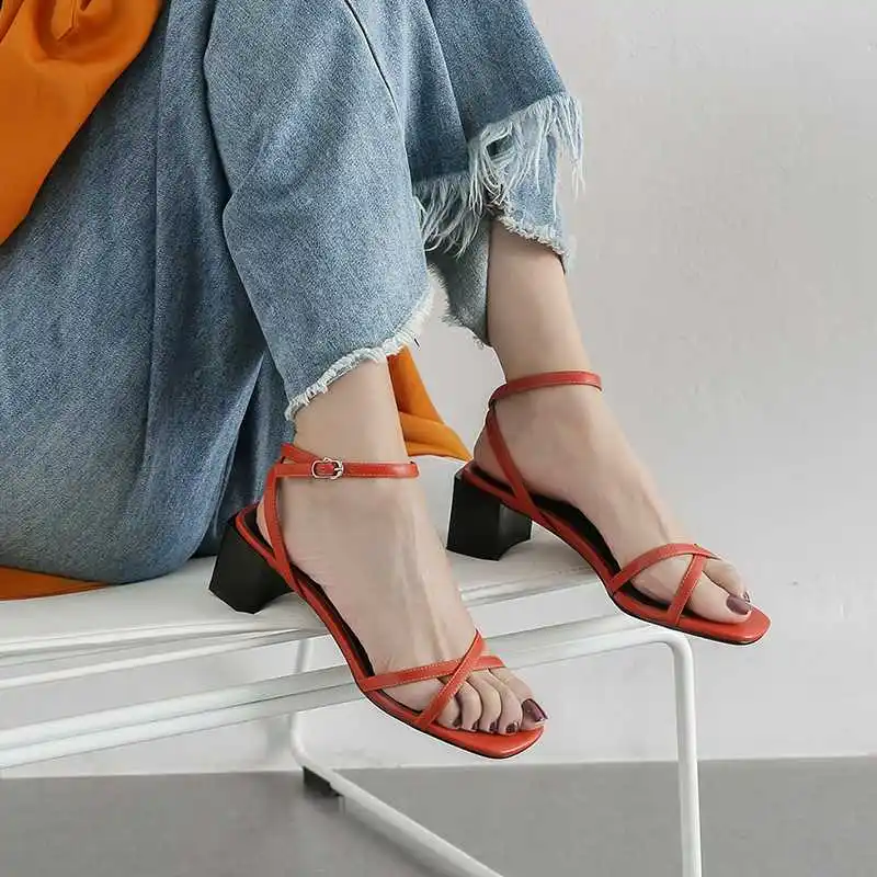 Krazing Pot/Британская школьная летняя брендовая одежда из кожи с натуральным лицевым покрытием, с открытым носком, пряжкой и ремешком на щиколотке женские сандалии Med каблуки вечерние танцевальная обувь для холодного сезона L42 - Цвет: orange red