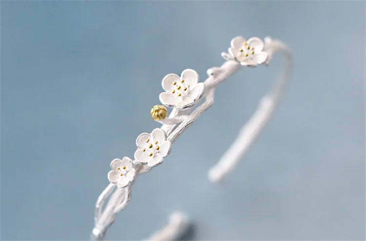 3138453306_717013591