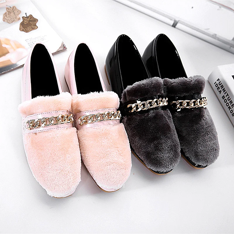 

2018 women new autumn and winter Korean style flat bottomed rabbit hair shoes female velvet with metal chain decor flat shoes