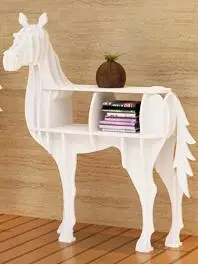 

Creative shelf shelf. Horse modelling porch desk side a few animals