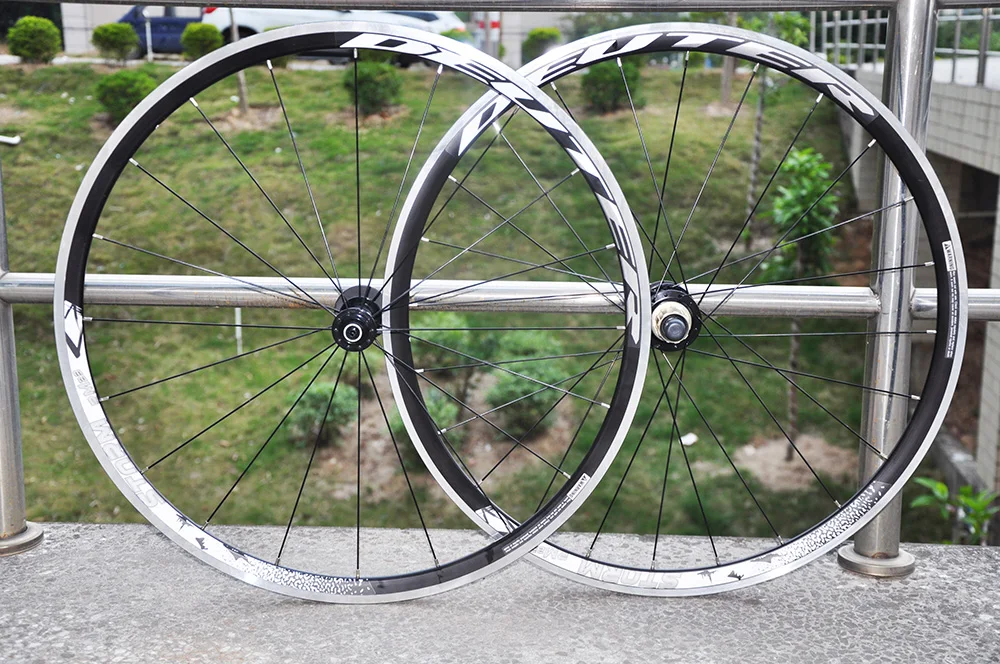 High quality 700c road bike wheelset light weight bearing 20 hole 120 click road bike wheels