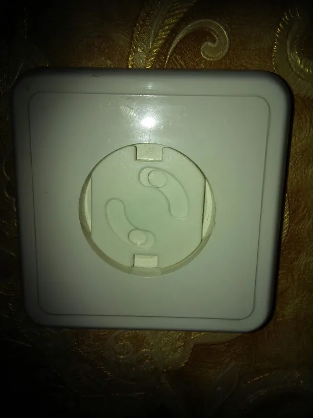 Safety Outlet Plug eu8