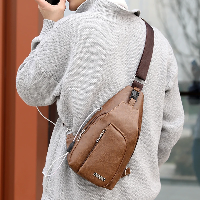 Мужская кожаная сумка на ремне Sac Homme однотонная через плечо с застежкой-молнией