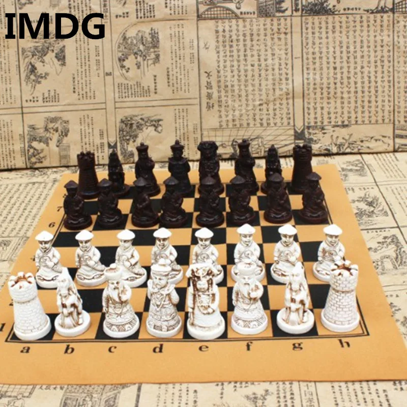 

Hot Antique Cartoon Chess Medium Chess Pieces Leather Chessboard Clear Chess Pieces Figure