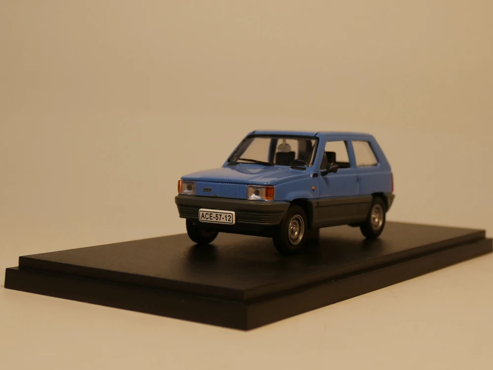 IST 1:43 Fiat Panda I литой модельный автомобиль