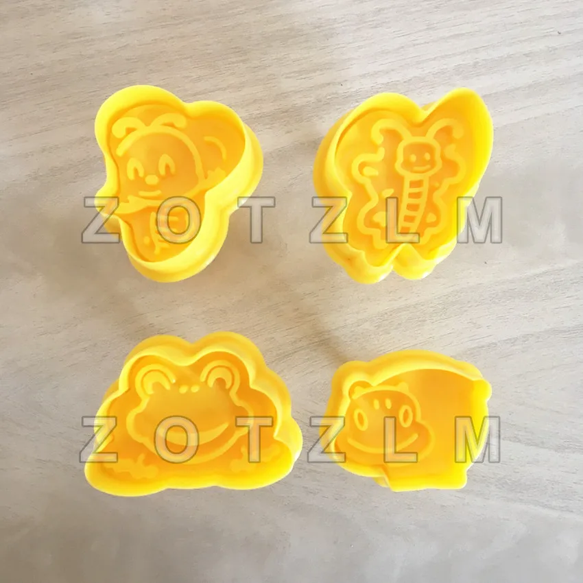 

4 pcs/set Cartoon Animal Theme Plastic Cookie Mold Bee Bufferfly Frog Hippo Shapes Cake Biscuit Pastry Plunger Cutters SLP112