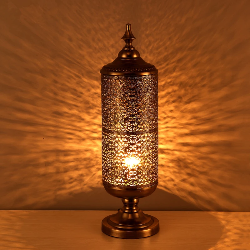 Bronze-table-lamp-creative-personality-retro-lighting-bedroom-desk-lamp-living-room-die-casting-lace-Table
