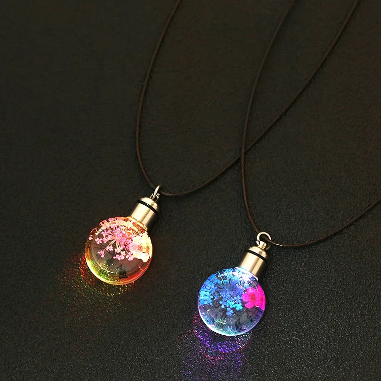 

YWHL korean style glow in the dark personalized Transparent pendant necklace，Natural dried flower Never wither girl necklace