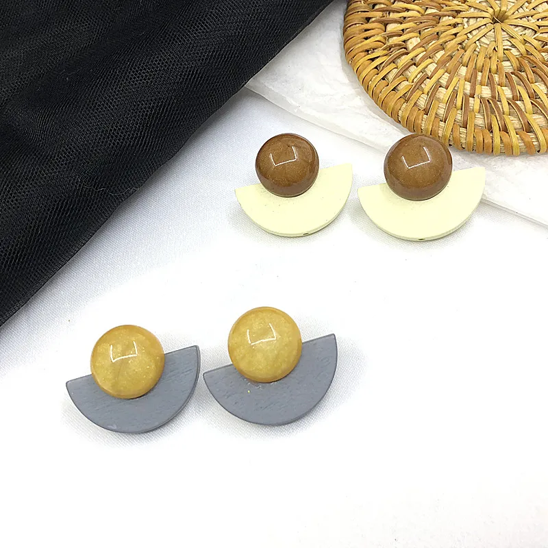 

Free Shipping Mixed Color Wooden Fan Shape Cute Stud Earring