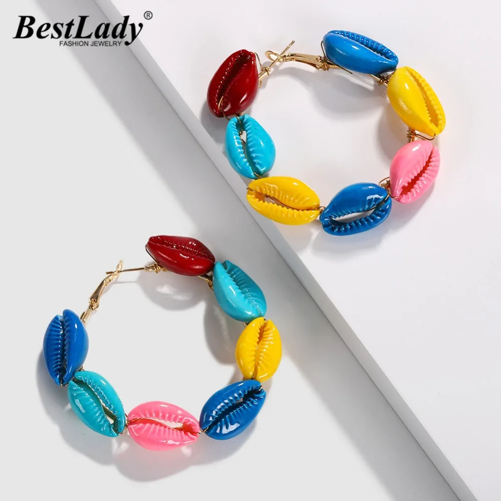 

Best lady 2019 New Bohemian Real Shell Hoop Earrings for Women Multicolored Wedding Jewelry Summer Party Statement Earring Gifts