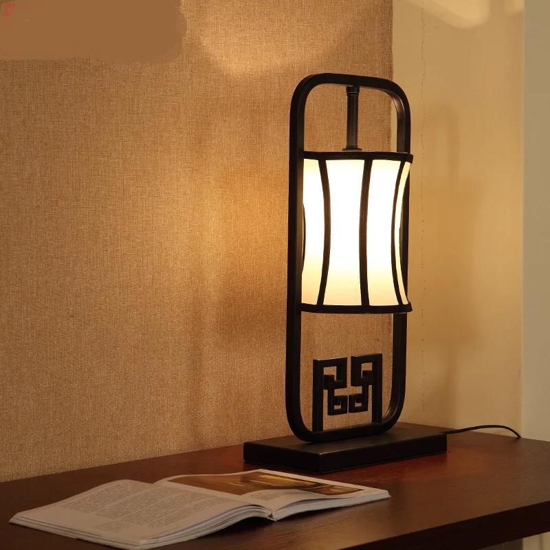 The study of new Table Lamps Chinese classical lamp to warm the bedroom