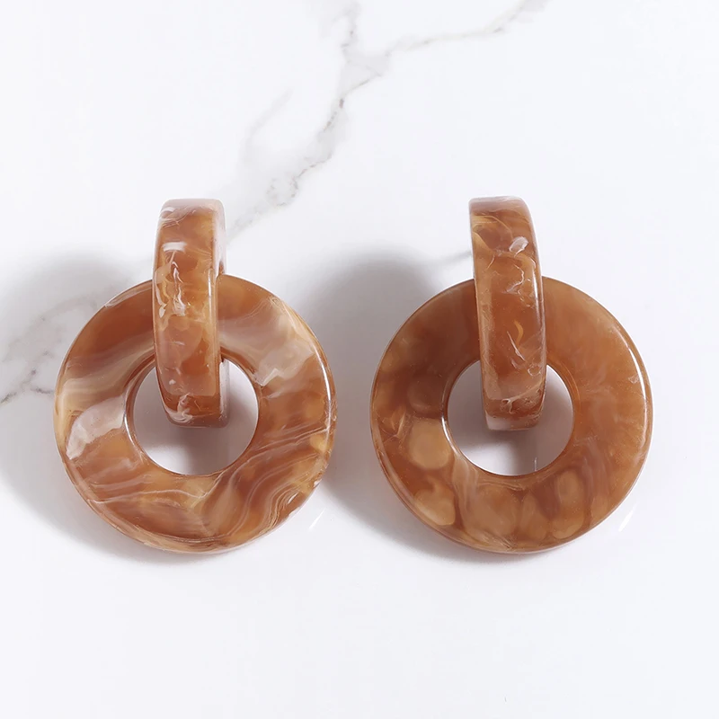 

Fashion Sets Earrings Baroque Shaped Pearl Earrings Multilayer Metal Geometry Circle Earrings for Women Bohemian Noble Earrings