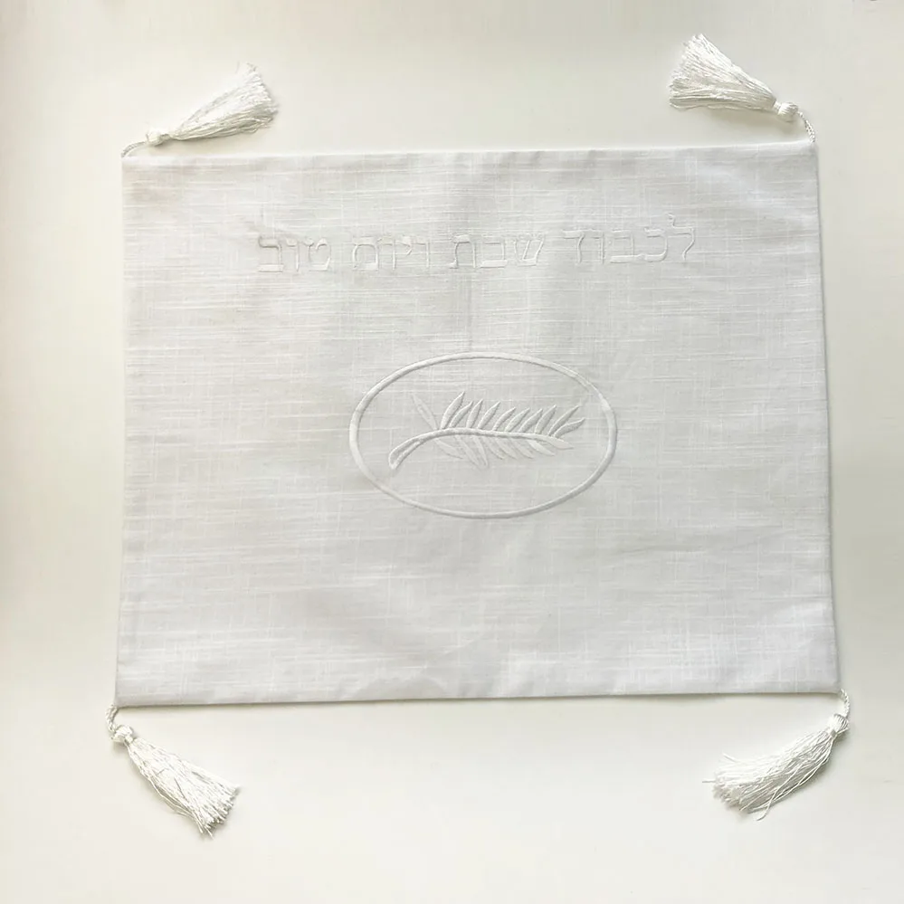 

WHITE LINEN WEDDING PLACEMAT WITH WHITE EMBROIDERY LOGO