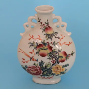 

Chinese old porcelain Famille Rose Porcelain Double ear vase