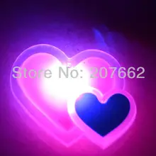 30 шт./лот 3 шт. свет мягкая Резина Led брошь контактный брошь значок с «любящее сердце» для событие для вечеринок