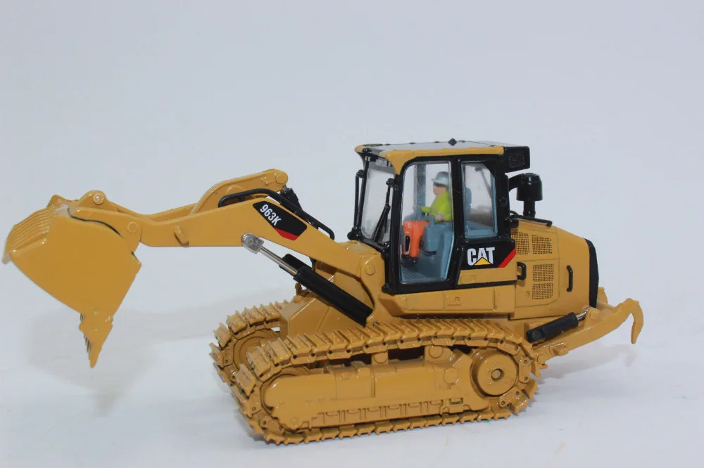 caterpillar diecast