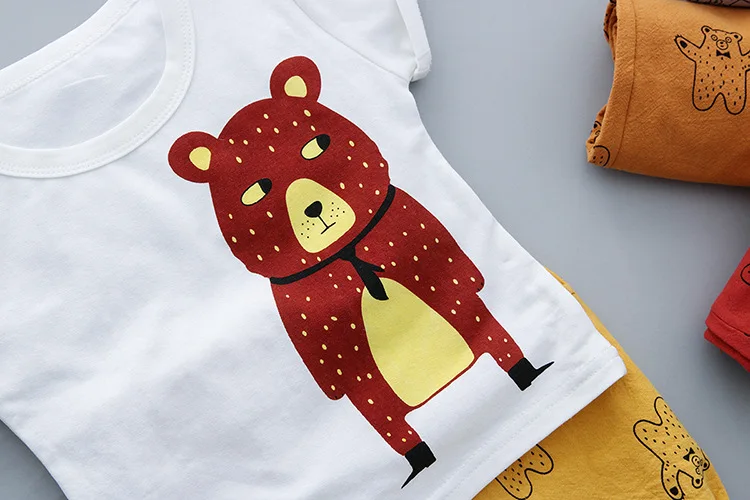 Комплект одежды для маленьких мальчиков с мультяшным медведем, лето г. Новая детская одежда комплект одежды для мальчиков, хлопковый костюм для малышей, комплект детской одежды с принтом