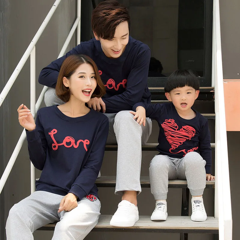 Clearance Family Clothing 2019 Autumn Mother Daughter Father Boy Clothes set Family Matching Outfits Cotton LOVE Shirt Pants Family Look 1