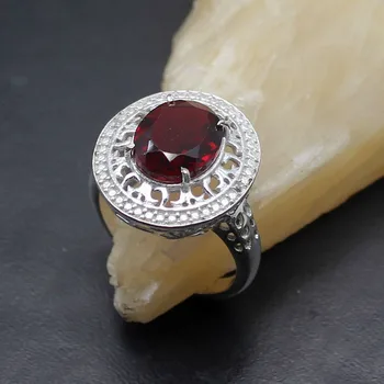 

Hermosa Elegant Shiny Solitaire Blood Red Garnet Fashion Jewelry Band Ring Size 8 A420