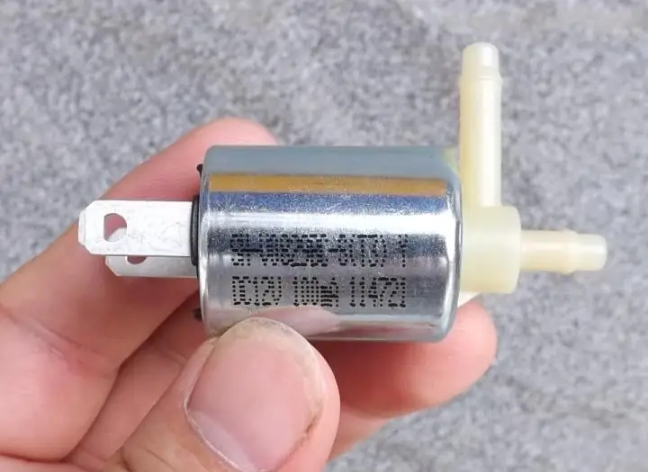 Клапан тнвд 096600-0033. Электромагнитный клапан тнвд 1kz-te. Клапан соленоидный 1/2. Клапан тнвд мазда бт 50. Соленоид перепускного клапана.