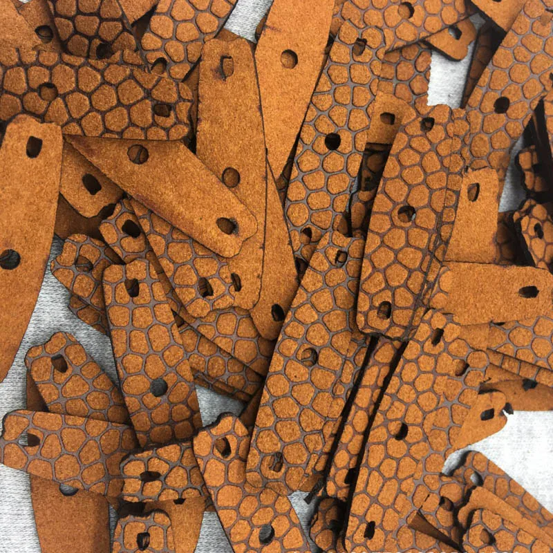 

freeshiping 20pieces a lot catapult leather pockets slingshot leather pocket used for hunting slingshot